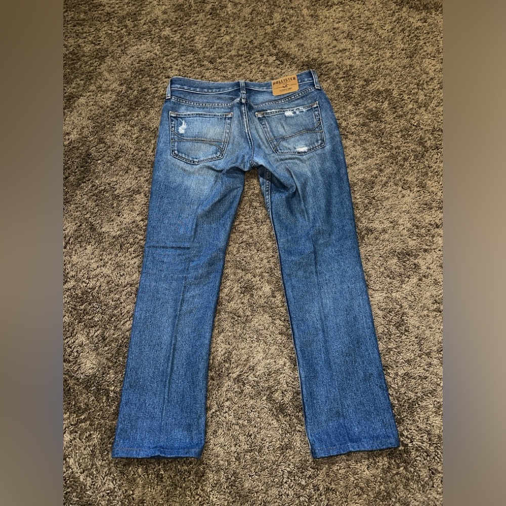 HOLLISTER RIPPED JEANS - Picture 5 of 6